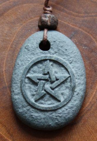 Anhänger - MELISANDRE - Pentagramm - grauer Stein