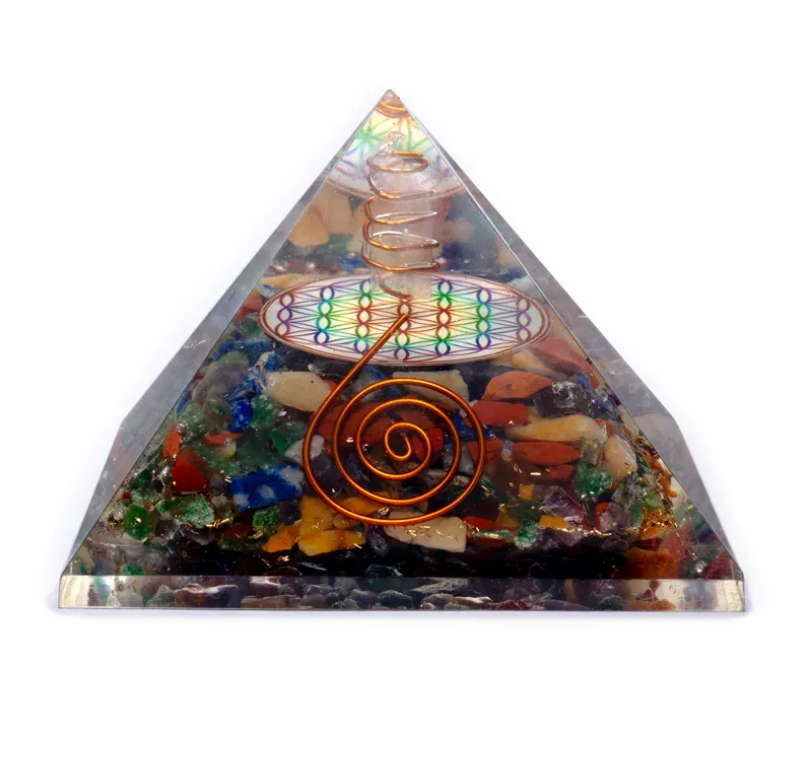 Blume des Lebens Chakra Pyramide mit Kristallspitze -- 7x7x6 cm